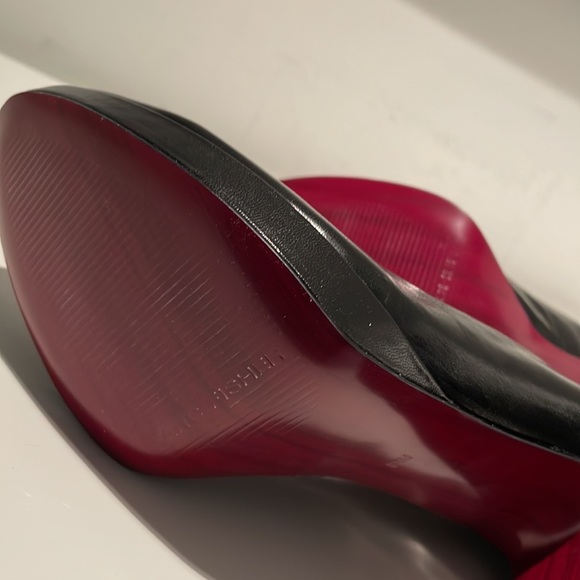 MARC FISHER BRAND NEW BLACK LEATHER PLATFORM HEELS - Picture 8 of 13